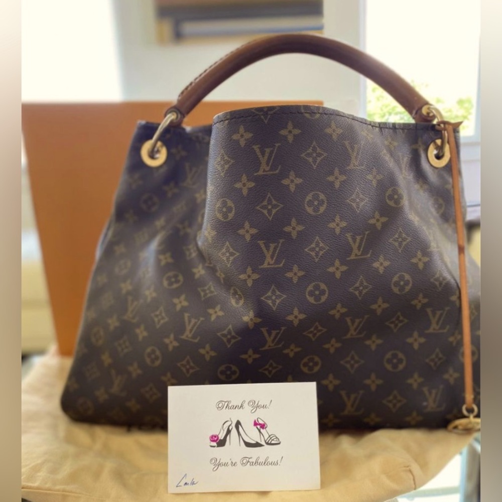 Authentic Louis Vuitton Artsy MM Monogram